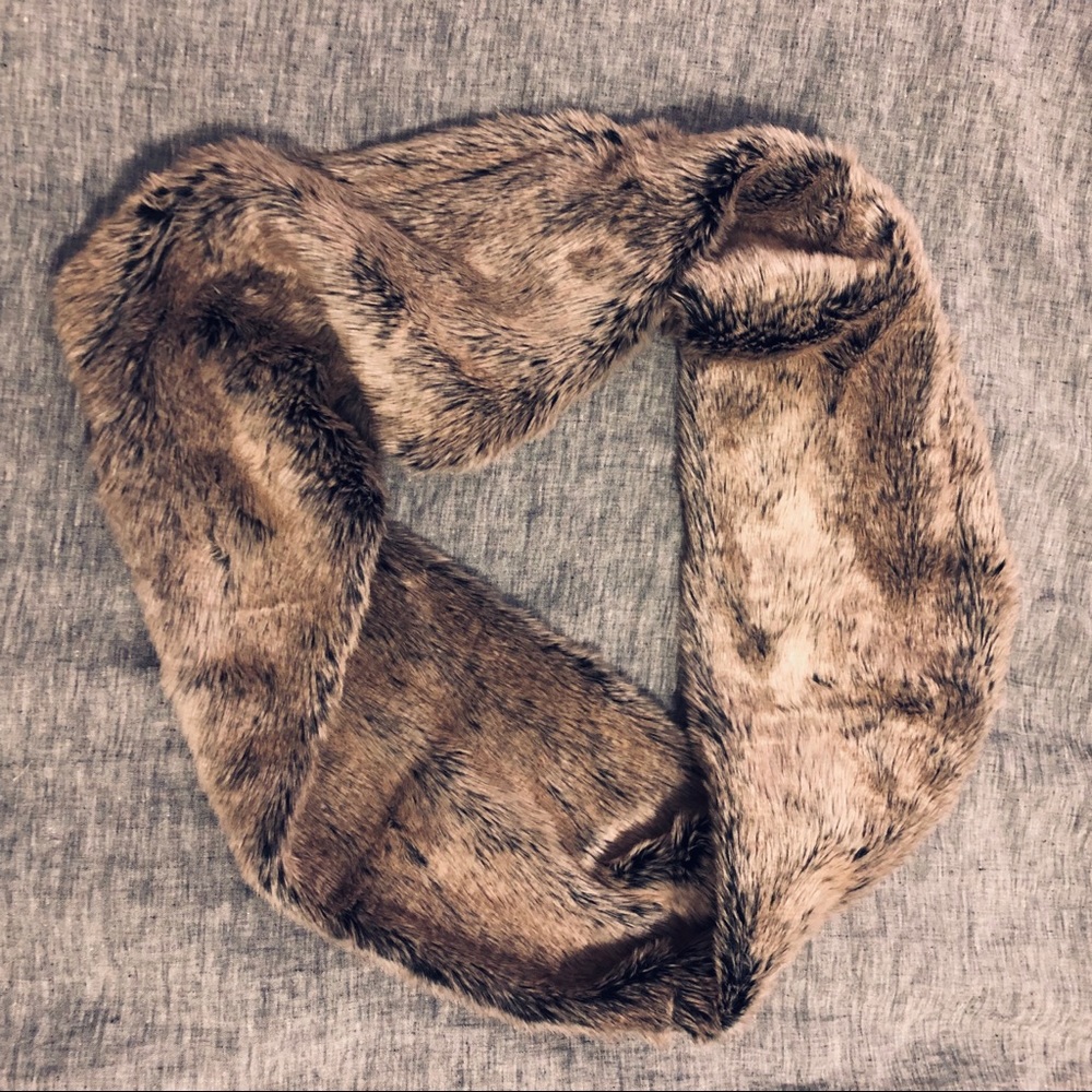 Ann Taylor LOFT faux fur infinity scarf